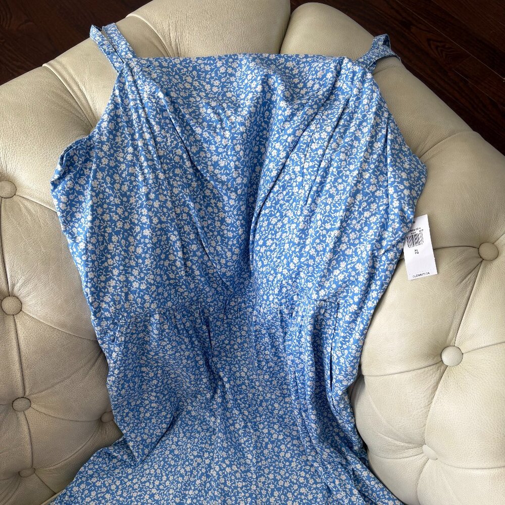 NWT Old Navy Blue & White floral Romper XL